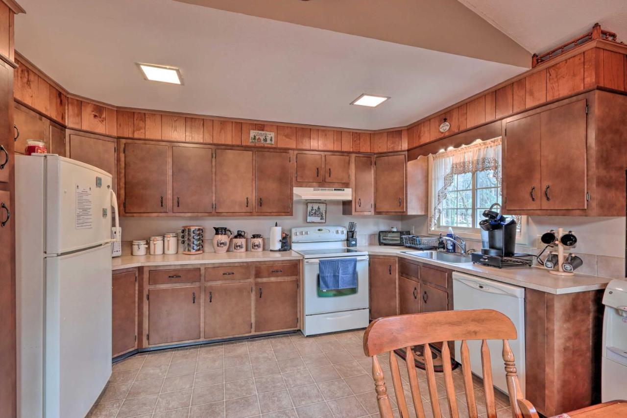Poconos Home With Game Room Walk To Lake Harmony! Exterior foto